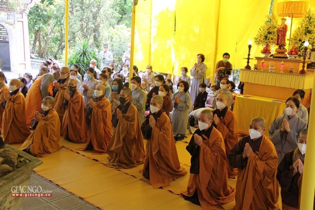 tt hue  le chung that thien su thich nhat hanh