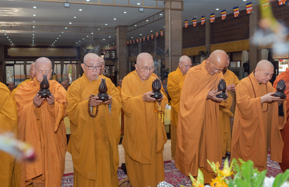 tu ghpgvn tuong niem 67 nam to su minh dang quang vang bong