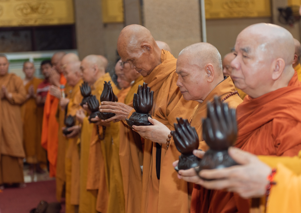 tu ghpgvn tuong niem 67 nam to su minh dang quang vang bong
