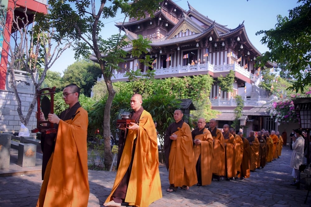 tu vien khanh an tuong niem to khai son tang qua tet