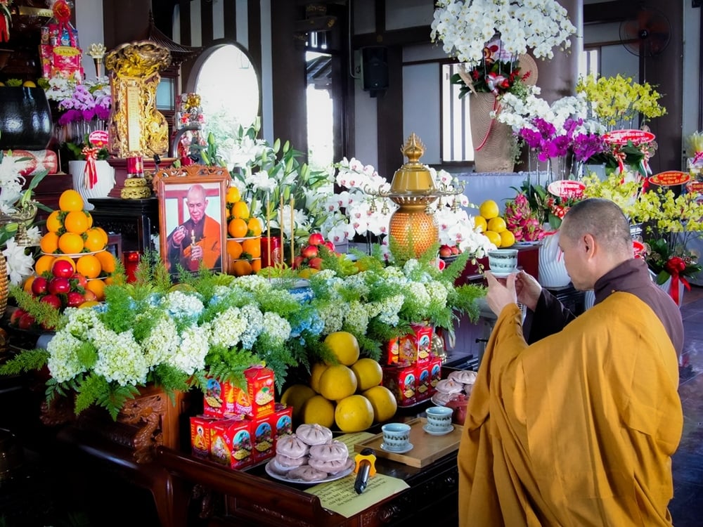 tu vien khanh an tuong niem to khai son tang qua tet