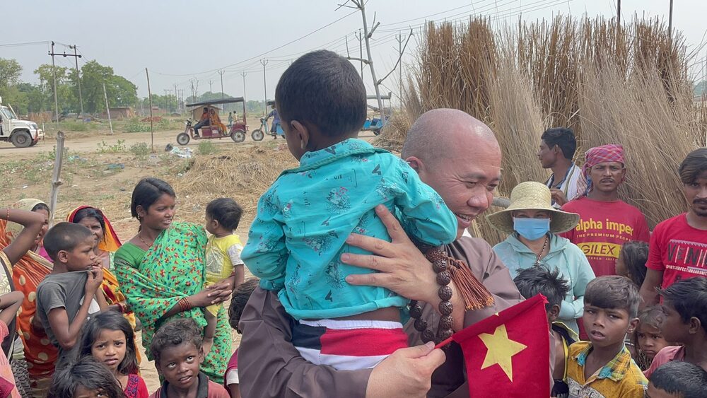 tu vien kim cang khanh thanh 37 gieng nuoc cho ba con ngheo tai lang sujata mocharim bodh gaya va bihar