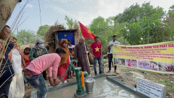 tu vien kim cang khanh thanh 37 gieng nuoc cho ba con ngheo tai lang sujata mocharim bodh gaya va bihar