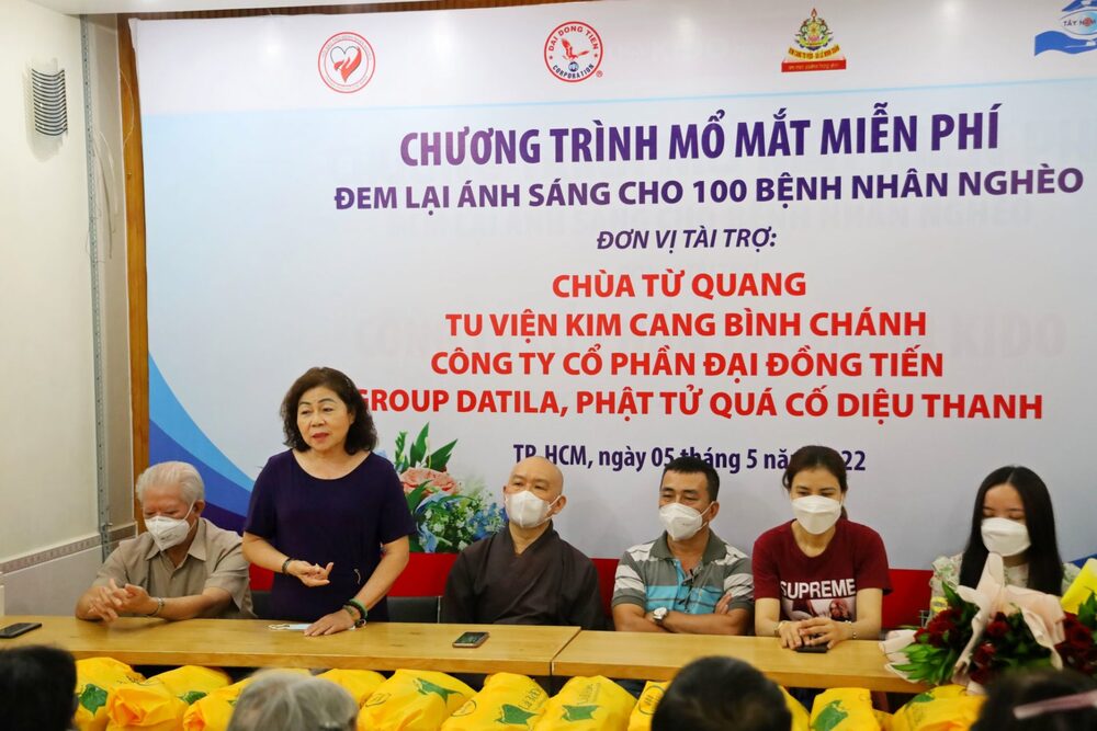 tu vien kim cang thuc hien chuong trinh  ??anh sang tu bi ?? ho tro mo mat mien phi