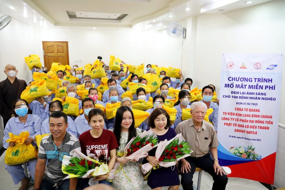 tu vien kim cang thuc hien chuong trinh  ??anh sang tu bi ?? ho tro mo mat mien phi