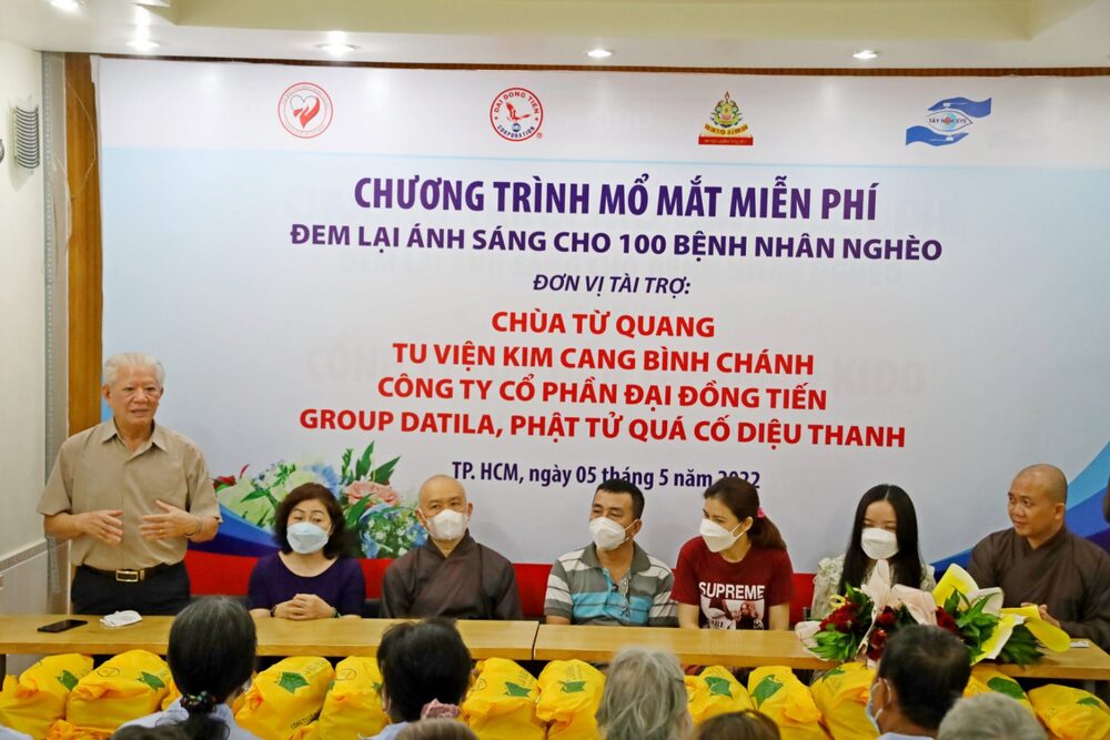 tu vien kim cang thuc hien chuong trinh  ??anh sang tu bi ?? ho tro mo mat mien phi