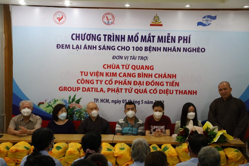 tu vien kim cang thuc hien chuong trinh  ??anh sang tu bi ?? ho tro mo mat mien phi