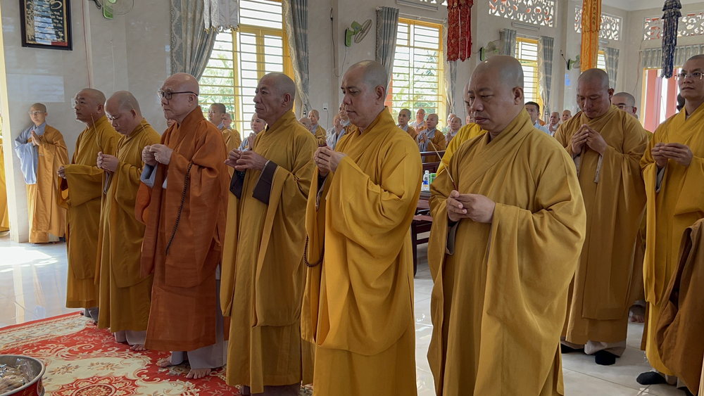 vinh long  le huy nhat ni su thich nu nhu phuoc tai chua phuoc hue