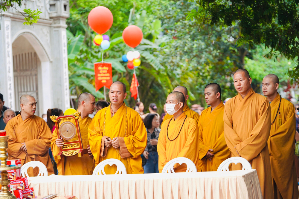 vinh phuc  dai le duc dai hong chung chua huong son