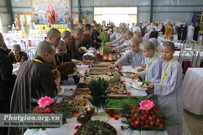 vinh phuc  tang ni sinh hvpg hue tham tim hieu pg tai tinh vien van son